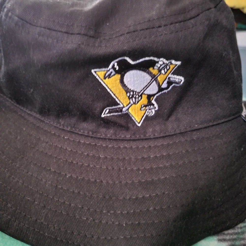 Hat - Picture 3 of 3